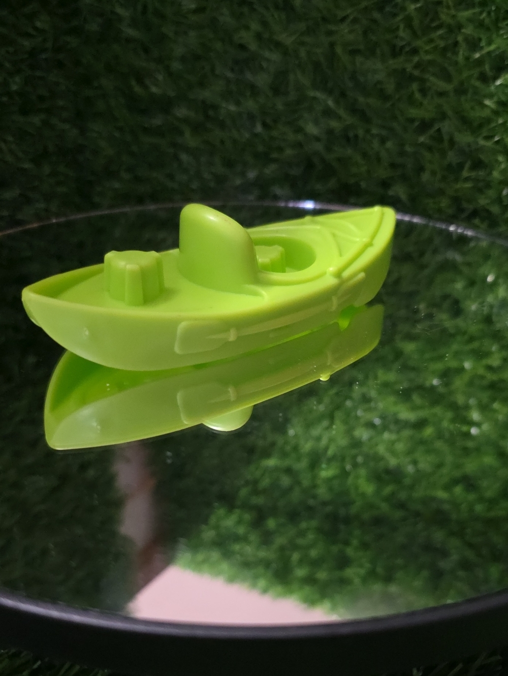 Fisher Price LITTLE PEOPLE SUMMER SPORTS GREEN KAYAK